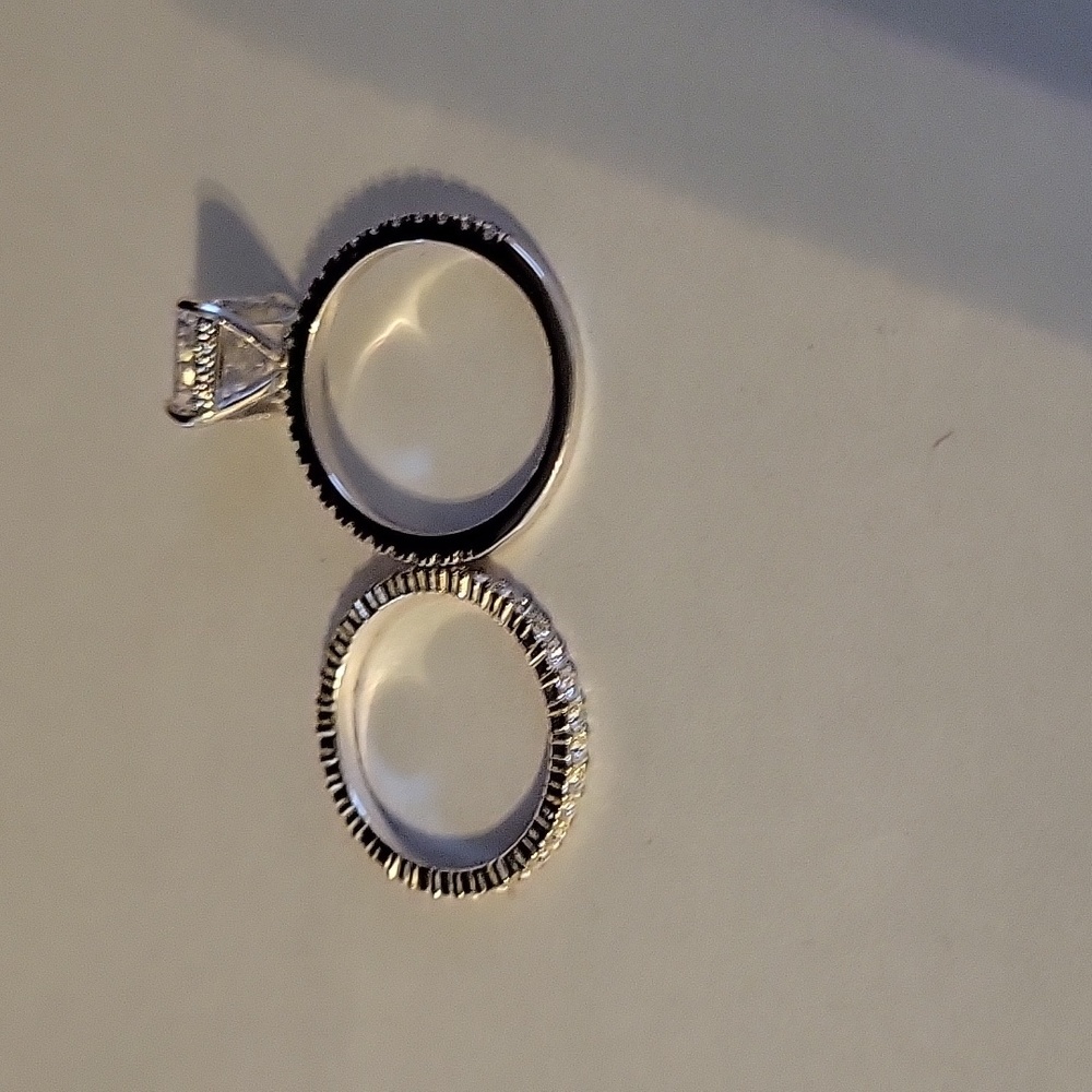 Bridal Engagement And Bridal Ring Set - Picture 5 of 9